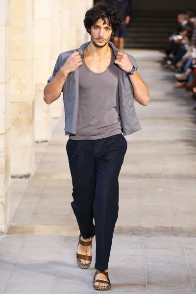 Look 27